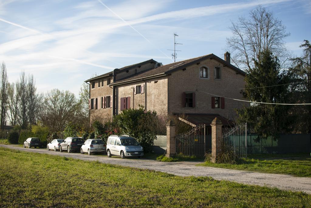 La Lepre Bianca Villa Cento  Exterior photo